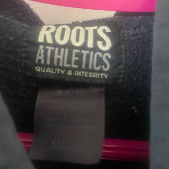 Black Roots Sweater shirt size extra small - Picture 2 of 2